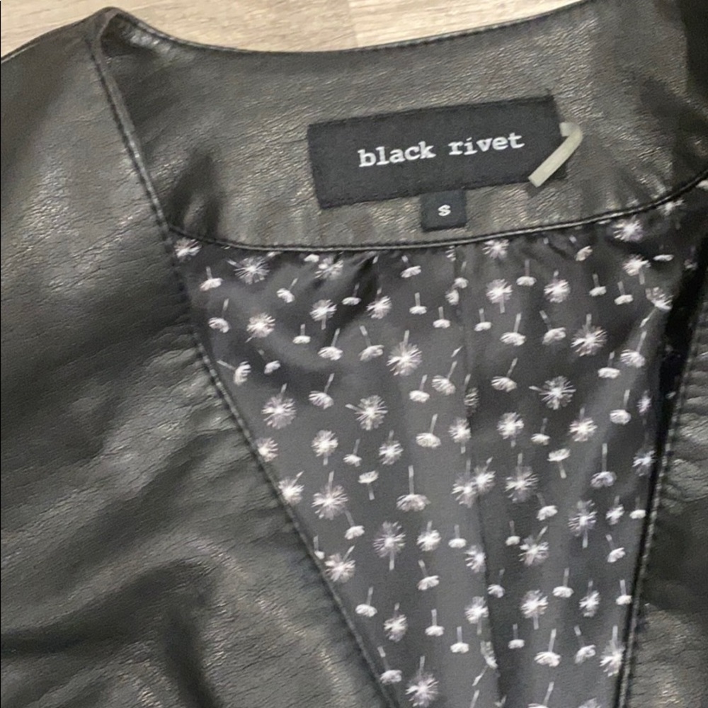 Black Rivet - Picture 2 of 4